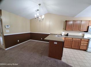 9005 Falcon Crest Ct UNIT 222, Louisville, KY 40219