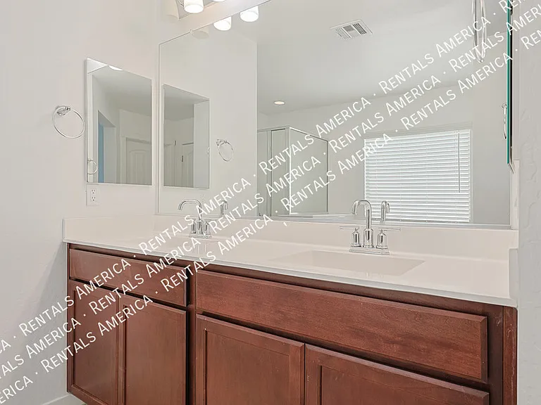 6038 W Hartford Ct — Photo 21