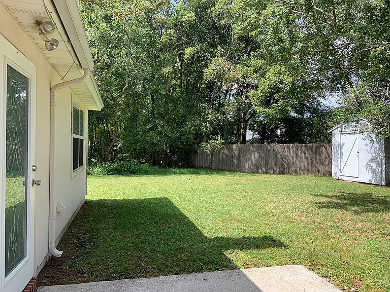 2704 Ian Ct — Photo 21