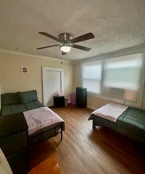 UPSTAIRS BEDROOM