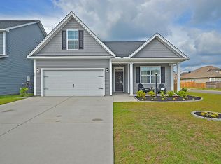 561 Crossland Dr, Moncks Corner, SC 29461