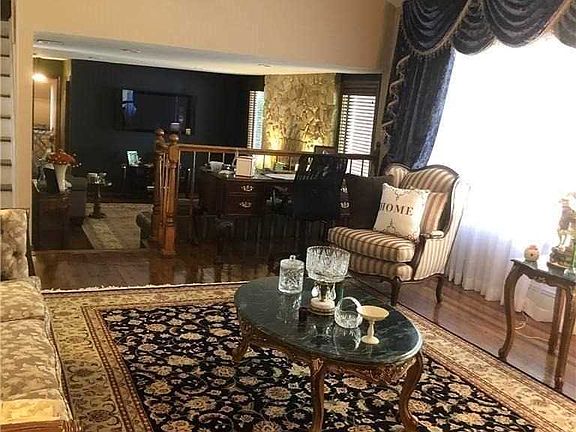 5th image of 47 Knott Dr