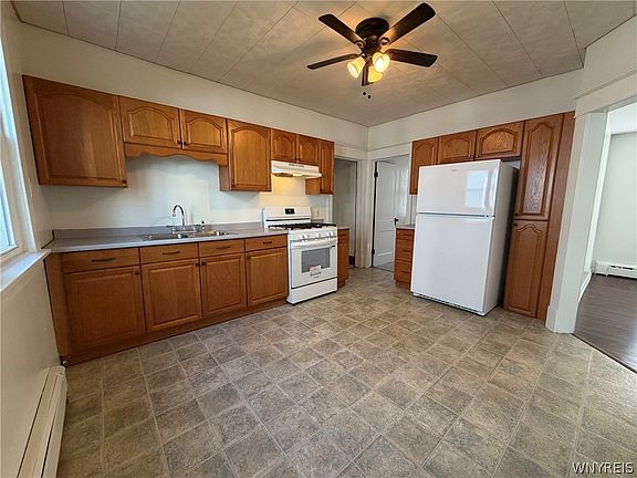 4th image of 641 Amherst St #1
