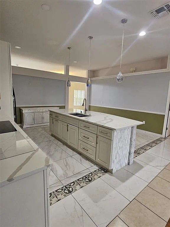 4 bed, 2.0 bath, 2196 sqft, $2,300 — Photo 4