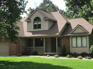 9037 Twin Oaks Ct, Flushing, MI 48433