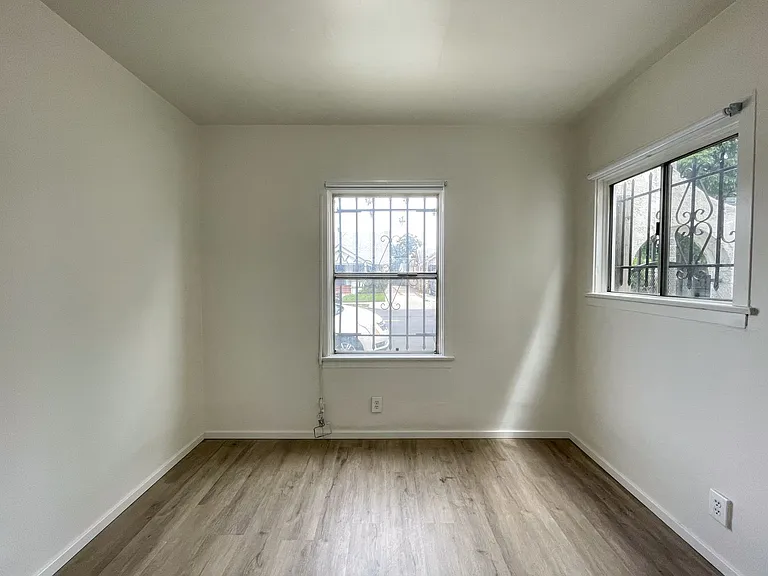 1450 W 39th St — Photo 19