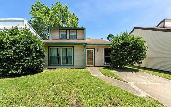 3 bed, 1440 sqft, $2,050 — Photo 1
