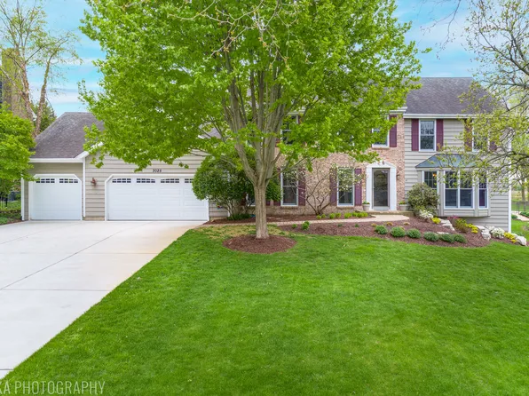 3025 Woods Creek Ln, Algonquin, IL 60102