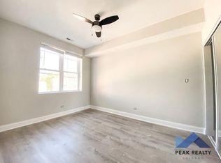 3116 N Milwaukee Ave APT 2E, Chicago, IL 60618