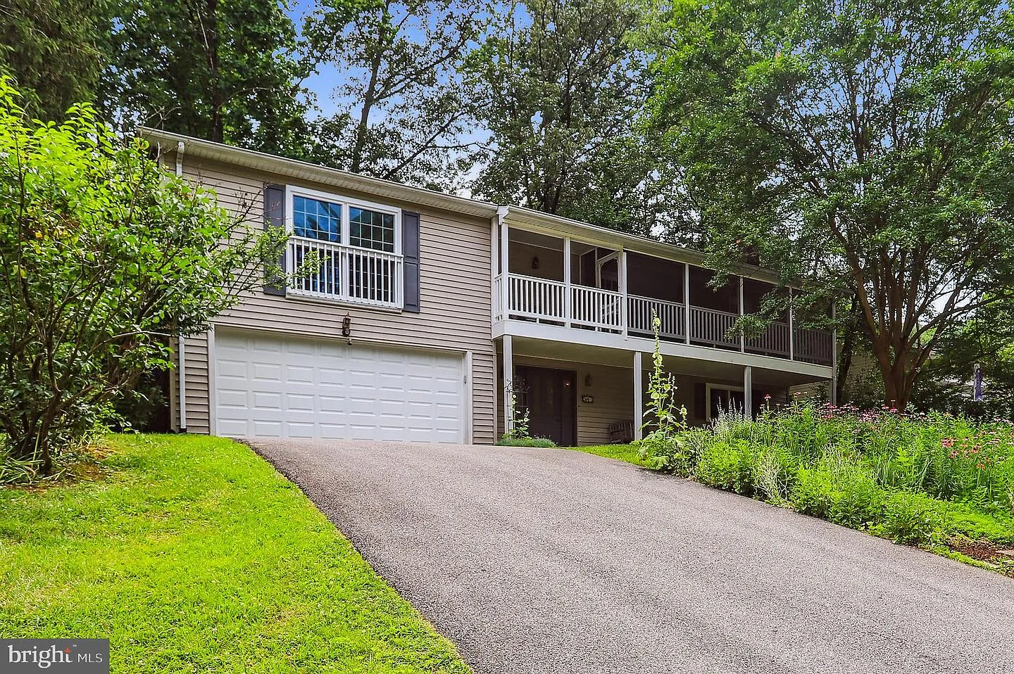 517 Mystic Ln photo 1