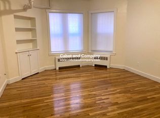295 Newbury St, Boston, MA 02115