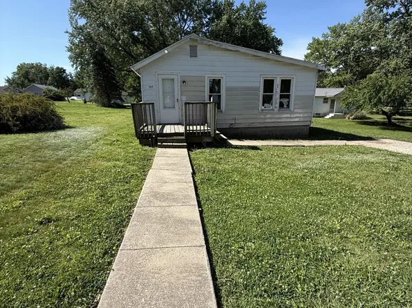 909 E Elm St, Macomb, IL 61455