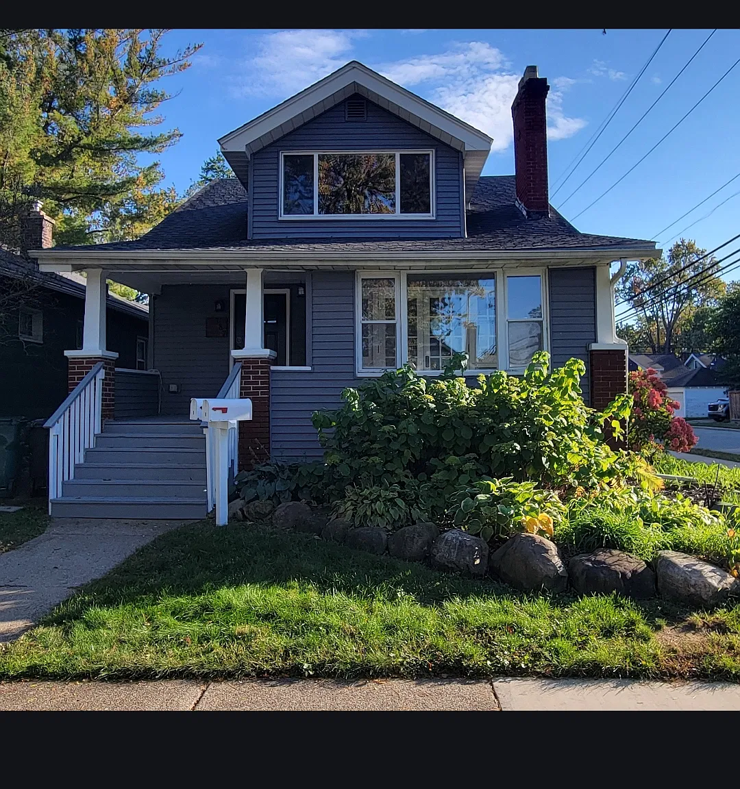 387 Albany St — Photo 1