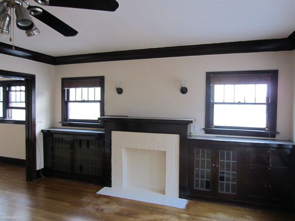 4th image of 7153 De Longpre Ave