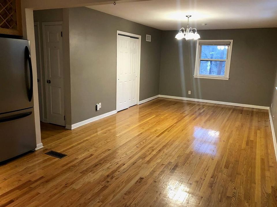 2nd image of 151 Lake St #2