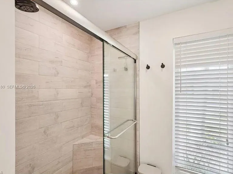 444 N Barfield Dr — Photo 17