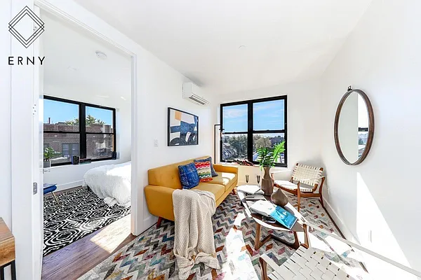 Rented by Pinn Realty | media 44