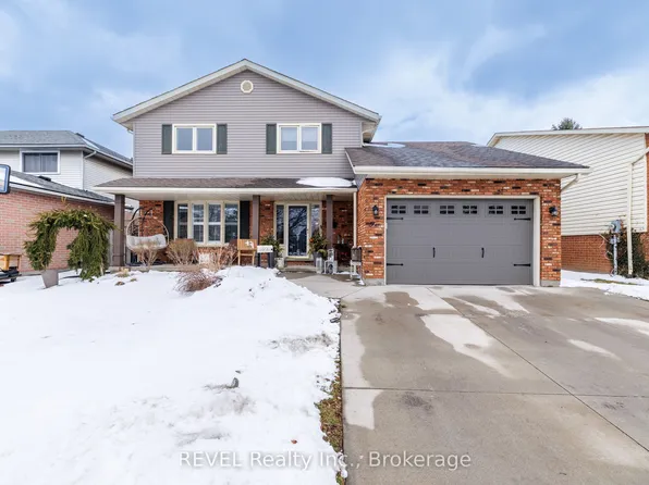 10 Bascary Cres, Saint Catharines, ON L2S 3M7