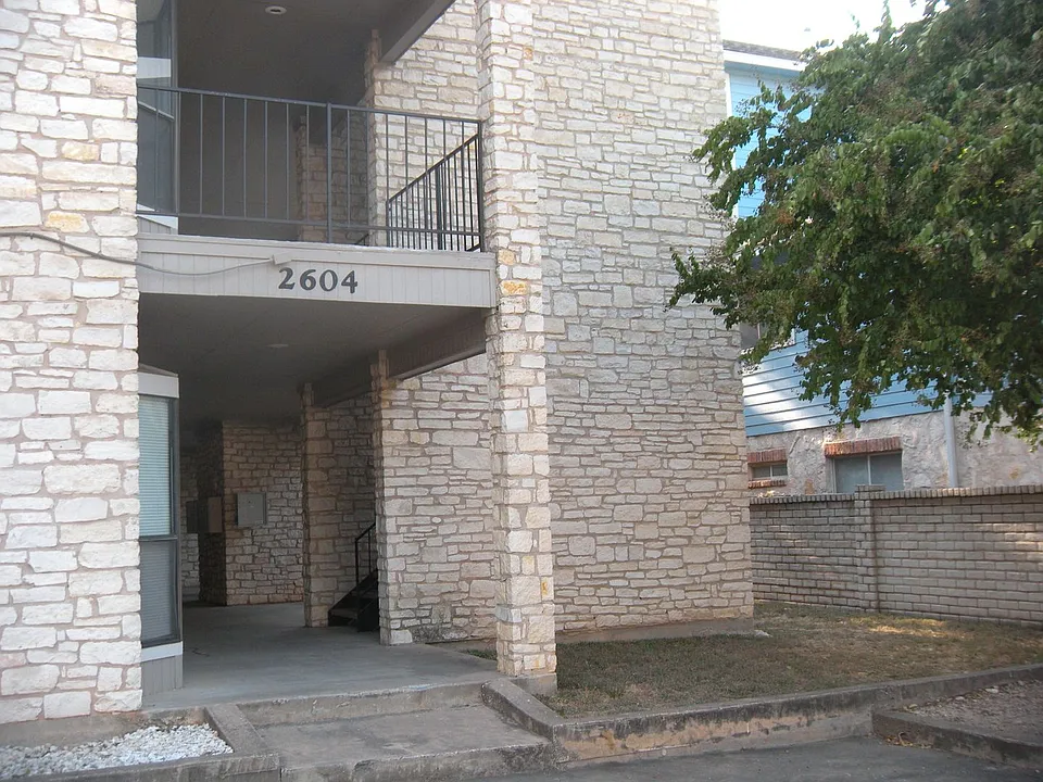 2604 Salado St #104