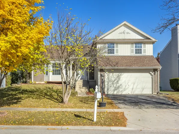 77 Brookstone Dr, Streamwood, IL 60107