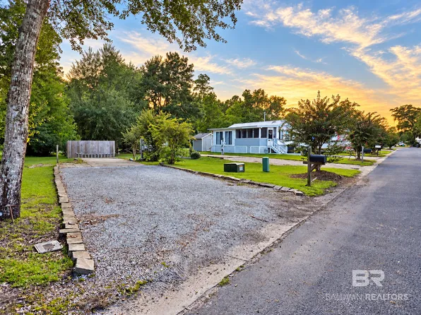 17364 Pirates Cir, Gulf Shores, AL 36542