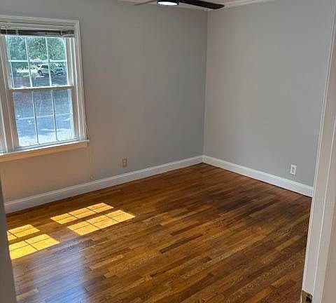 3rd image of 202 Carolina Ave