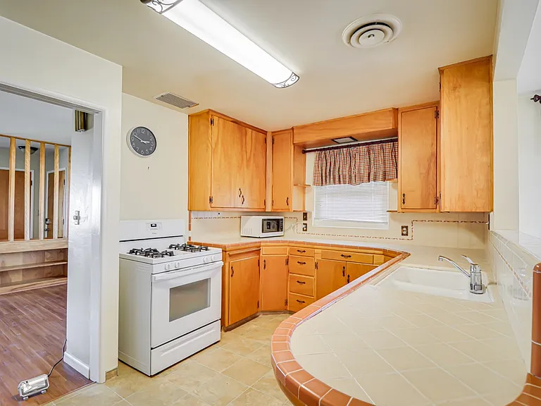 22157 Brimhall Rd — Photo 10