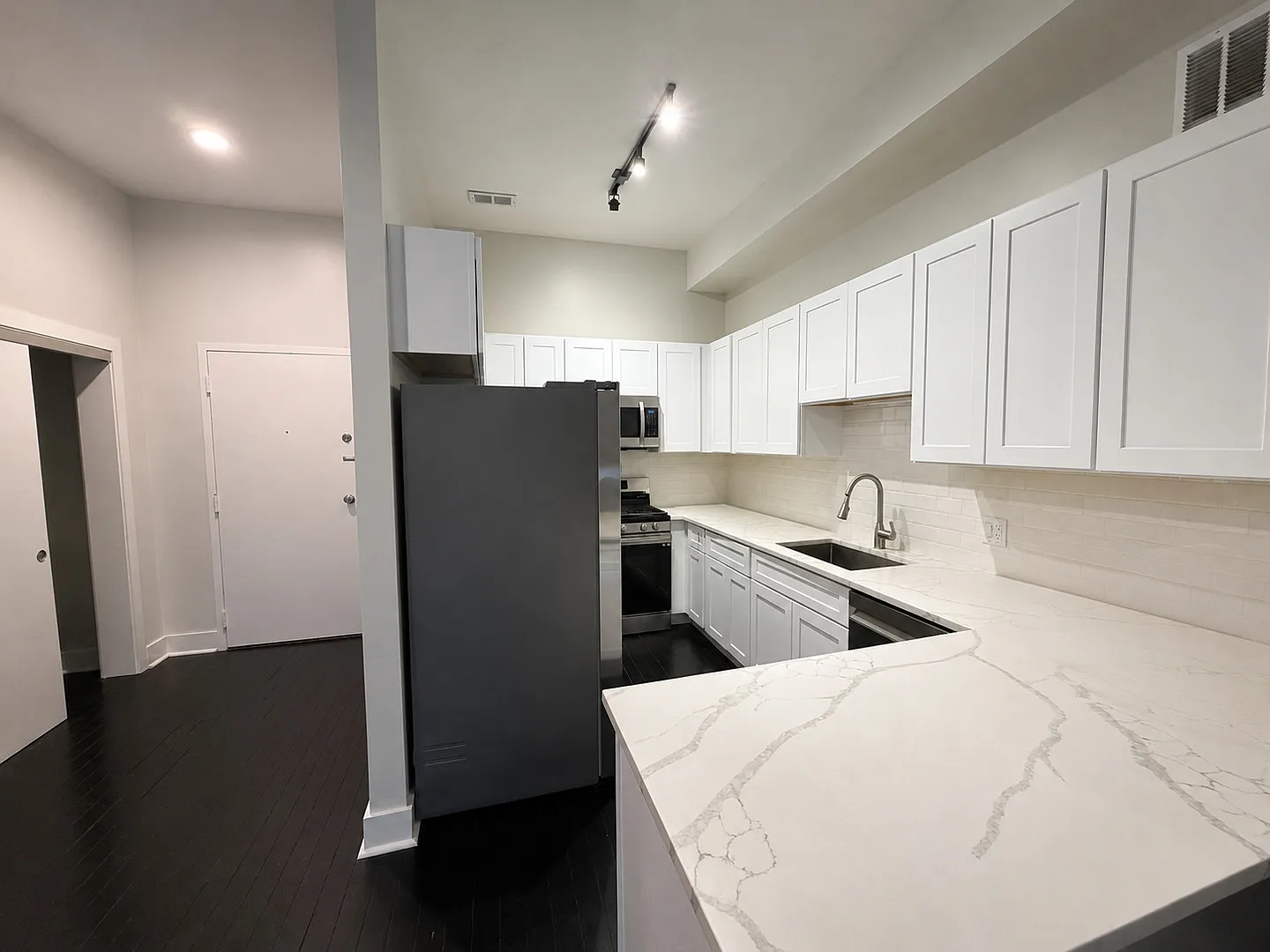 2 bed, $1,850 — Photo 2