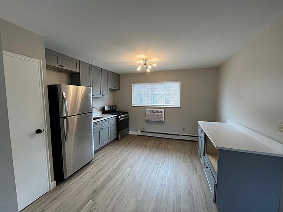 2nd image of 4330 Millsbrae Ave