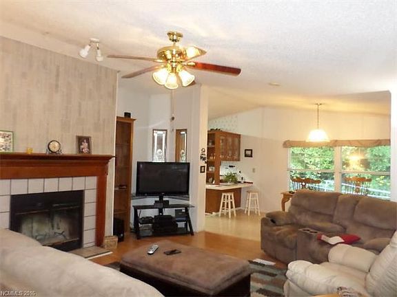 3rd image of 80 Marretta Ln