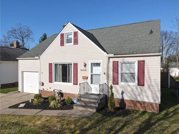6008 Maplecliff Dr, Parma Heights, OH 44130