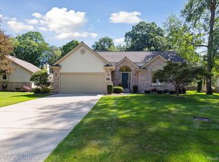 15428 Winchester Dr, Plymouth, MI 48170
