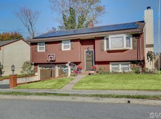 152 Russell St, Woodbridge, NJ 07095
