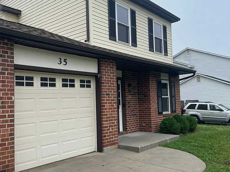 35 Honeysuckle Dr — Photo 2