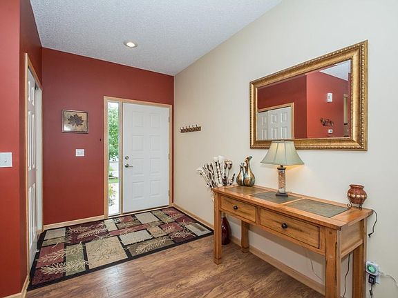 5th image of 616 Sutherland Dr