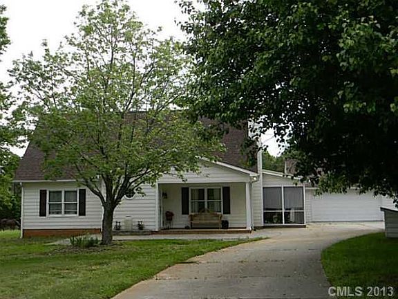 2nd image of 117 Beechfield Ct