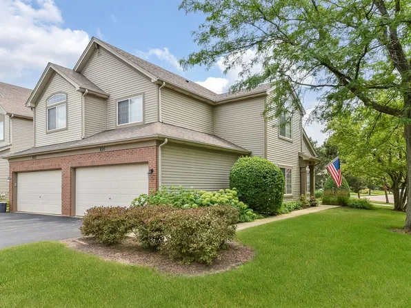 1011 Woodview Ct, Aurora, IL 60502