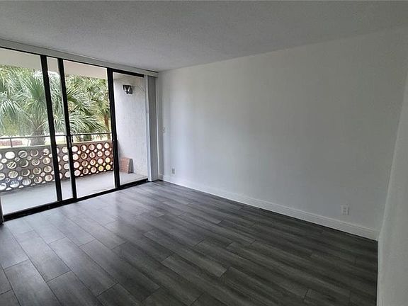 5th image of 4222 Inverrary Blvd APT 4206
