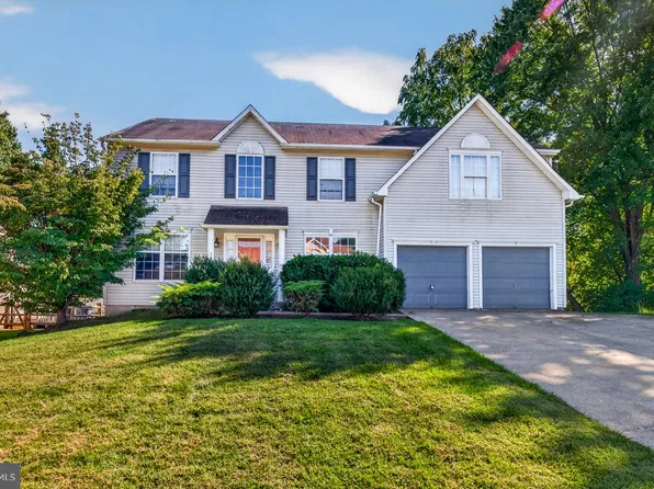 17 E Moyer Dr, Bear, DE 19701