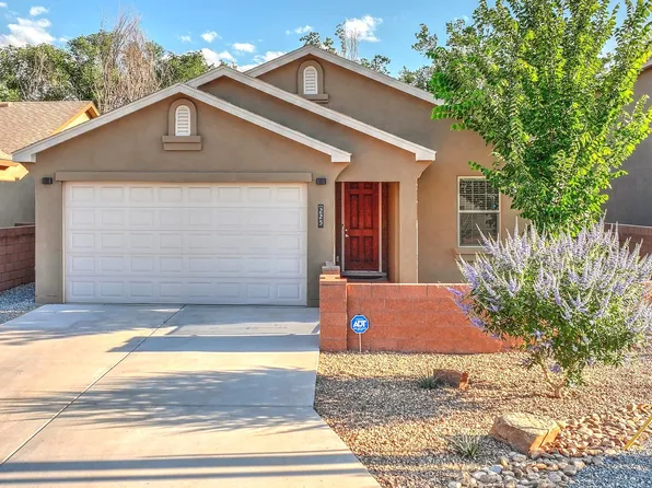 225 Piedra Lisa St, Bernalillo, NM 87004