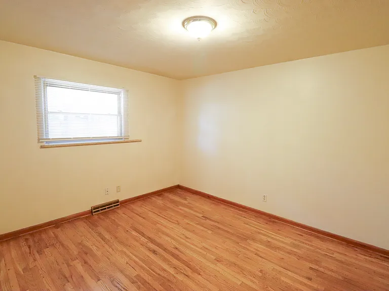 608 Cowan St — Photo 23