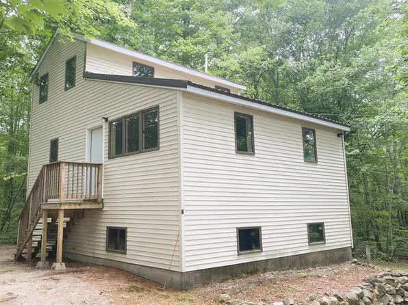 6 Lookout Lane, Raymond, ME 04071