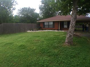 101 E Whistle St, Madisonville, TX 77864