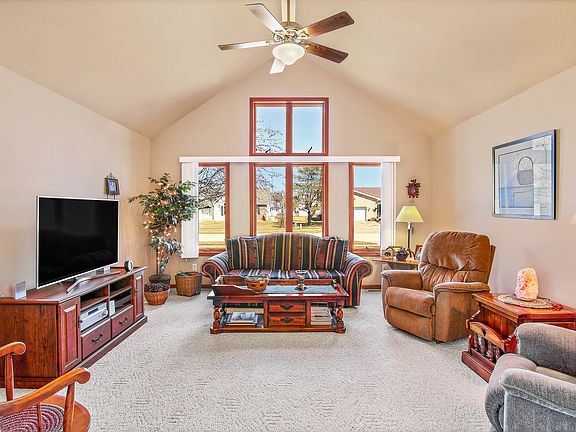 5th image of 1216 Sandhurst Dr