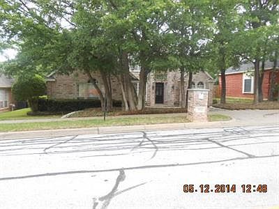 1st image of 3923 Cross Bend Dr