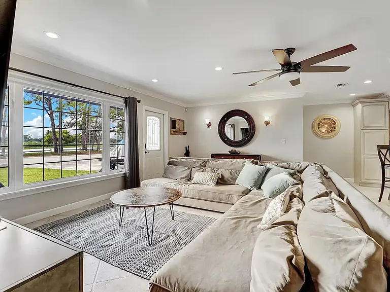 5574 Lake Osborne Dr — Photo 4