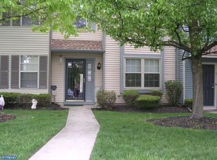 4 Village Ct, Audubon, NJ 08106