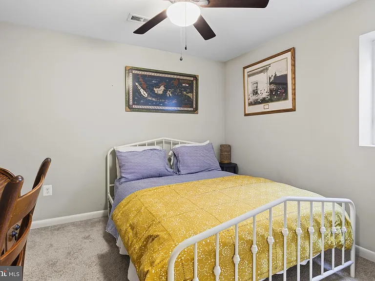 1015 Woods Pl — Photo 30