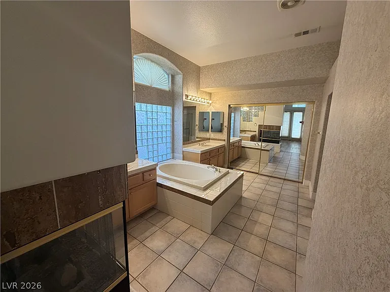 10225 Red Bridge Ave — Photo 10