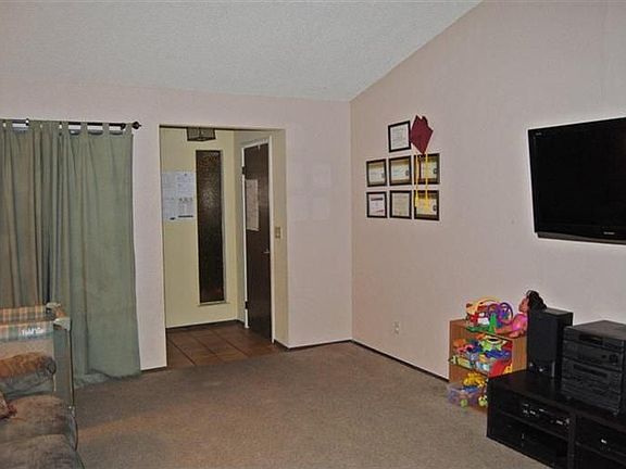 3rd image of 3239 Miramonte Dr